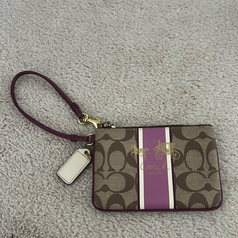 Coach wristlet wallet